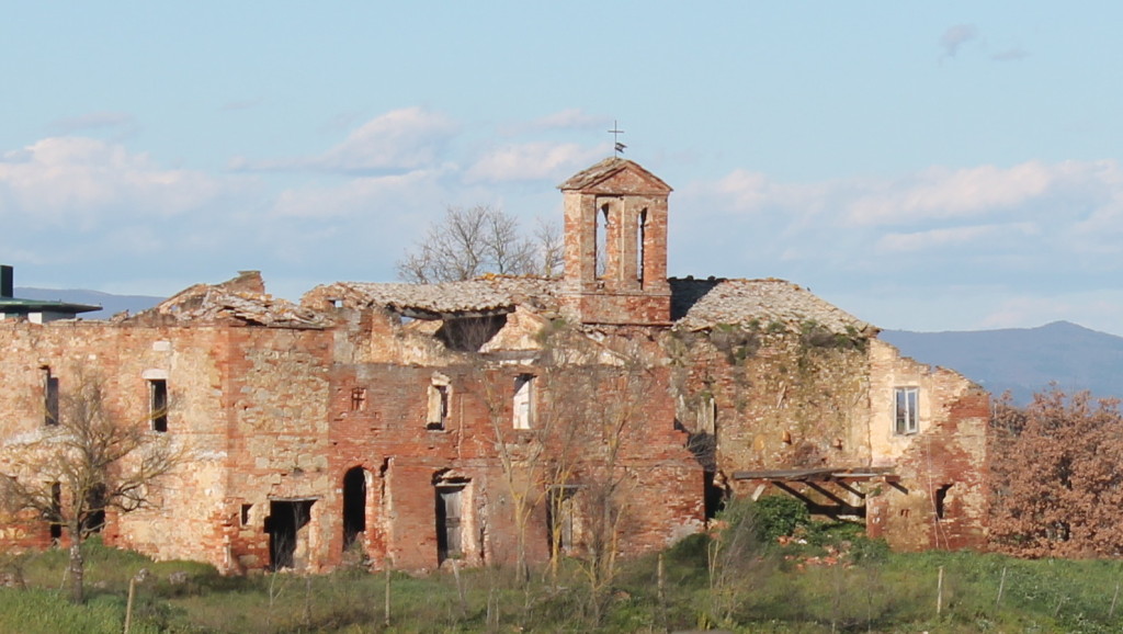 La Chiesa di San Michele, Ciarliana, a 9th century ruin across the fields from La Carliana 